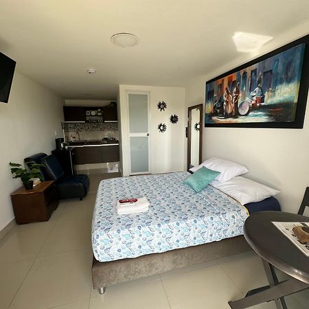 Sea Life Apartamentos En Via Principal Centro Y San Luis San Andres  Exterior photo