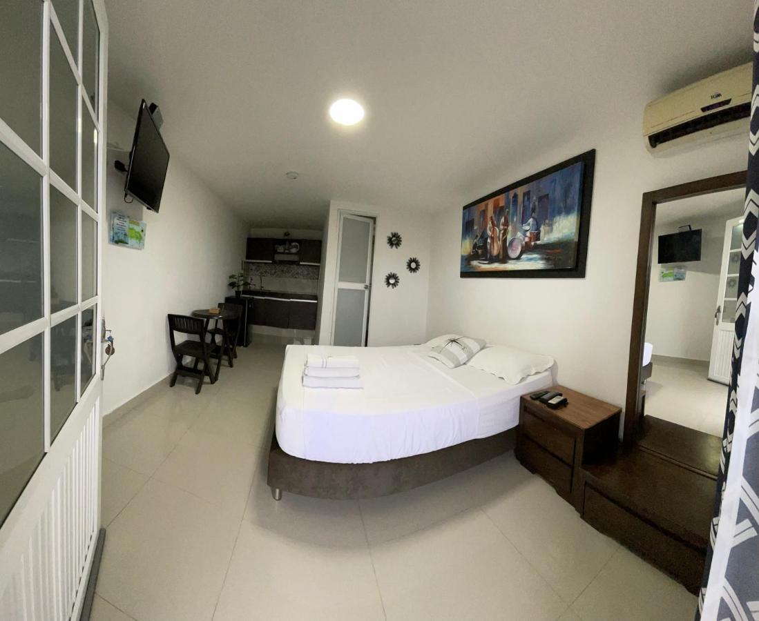 Sea Life Apartamentos En Via Principal Centro Y San Luis San Andres  Exterior photo