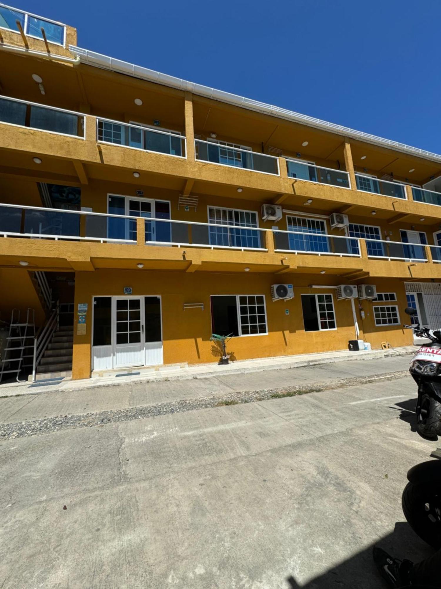 Sea Life Apartamentos En Via Principal Centro Y San Luis San Andres  Exterior photo