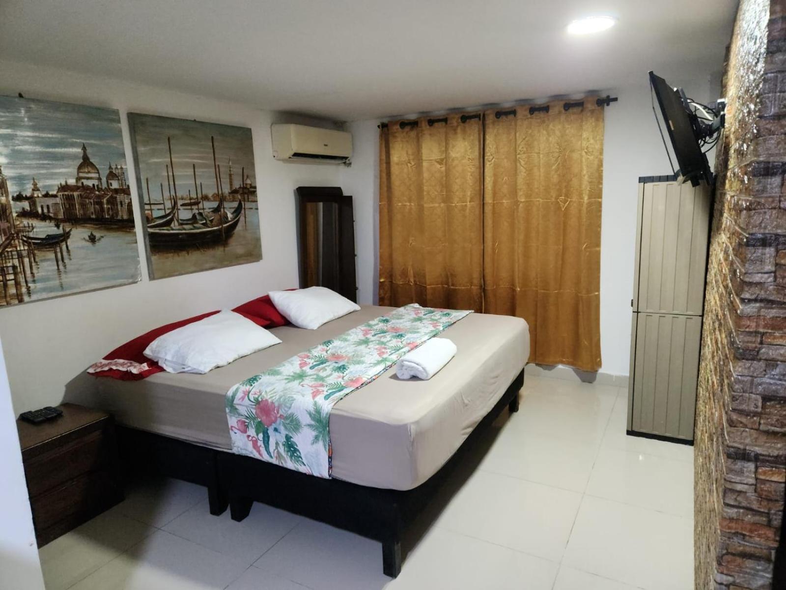 Sea Life Apartamentos En Via Principal Centro Y San Luis San Andres  Exterior photo