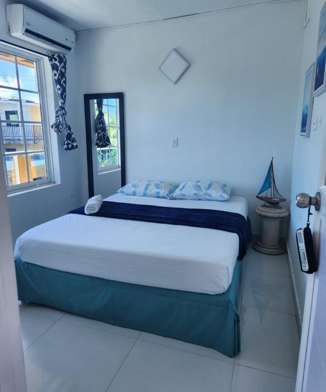 Sea Life Apartamentos En Via Principal Centro Y San Luis San Andres  Exterior photo