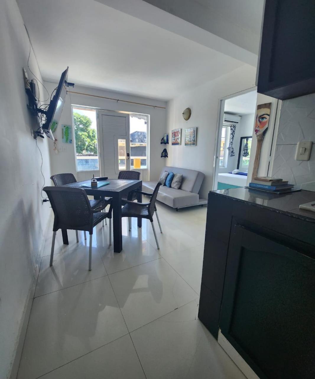 Sea Life Apartamentos En Via Principal Centro Y San Luis San Andres  Exterior photo